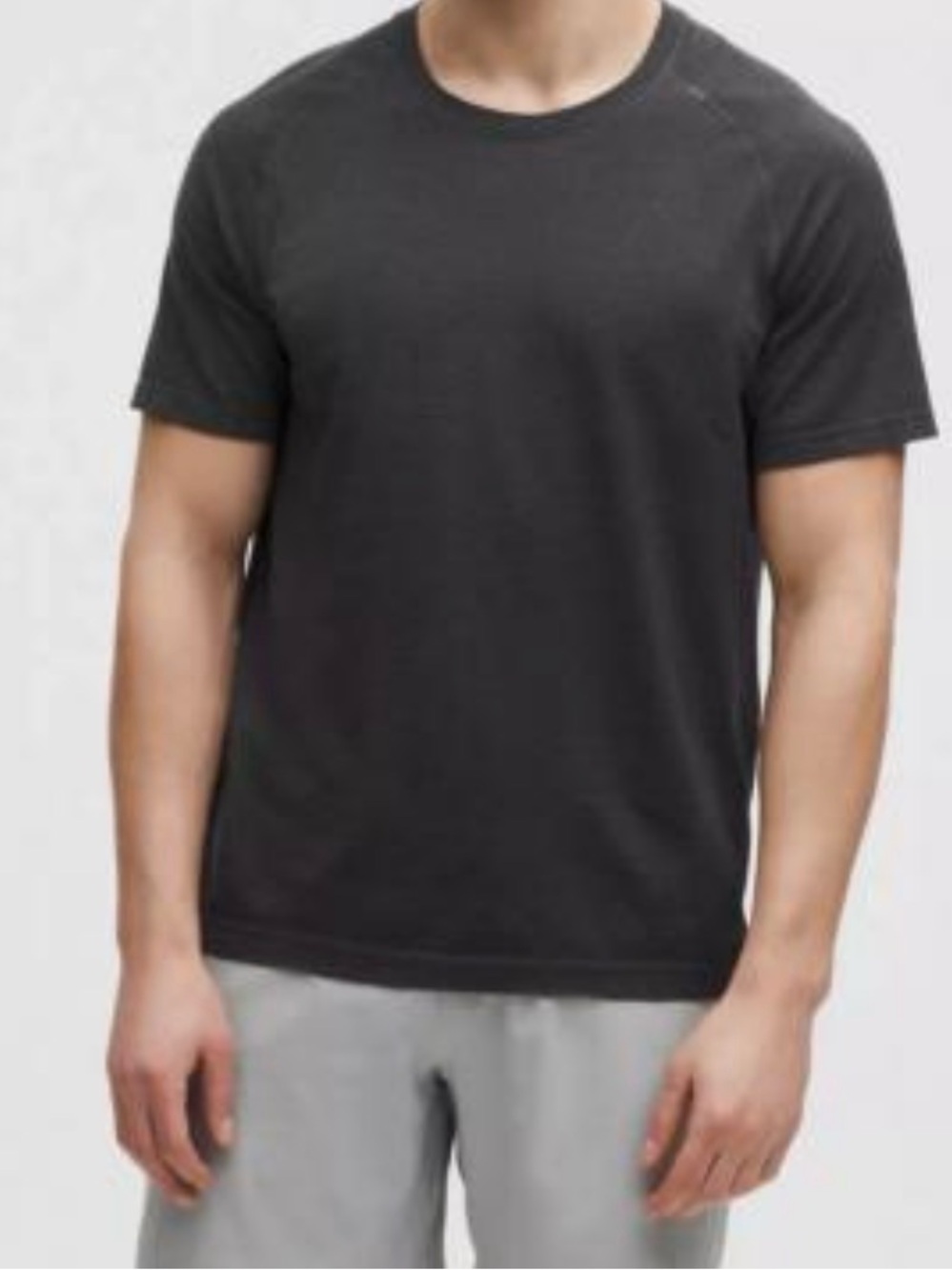 NWT Lululemon Men's Metal Vent Tech Short Sleeve in Graphite Grey/Black Color